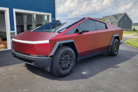 Red-Color-Shifting-Cybertruck.jpg-nggid0238-ngg0dyn-480x320x100-00f0w010c011r110f110r010t010