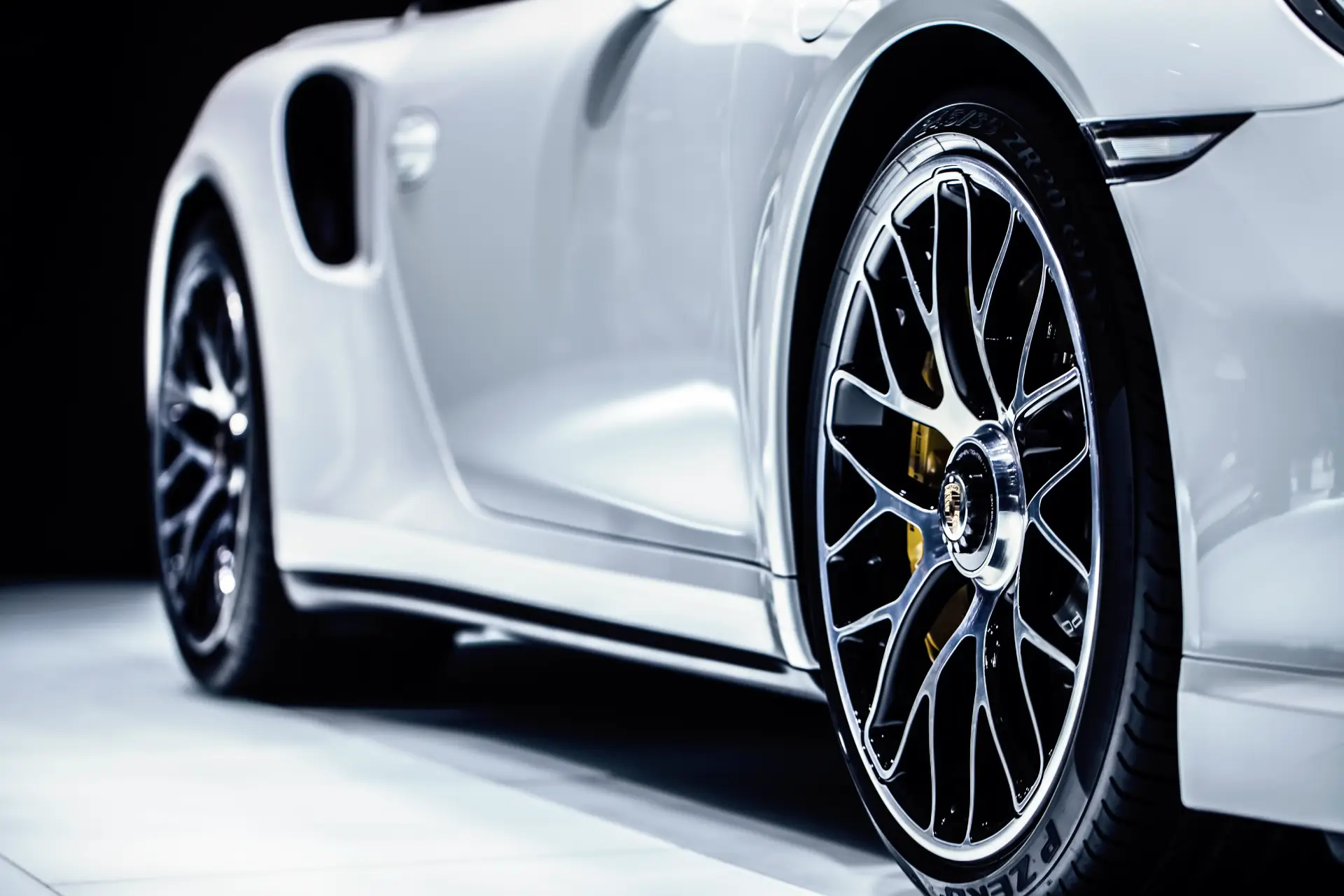 modern-technology-cars-in-fair-show-2025-03-15-16-52-55-utc